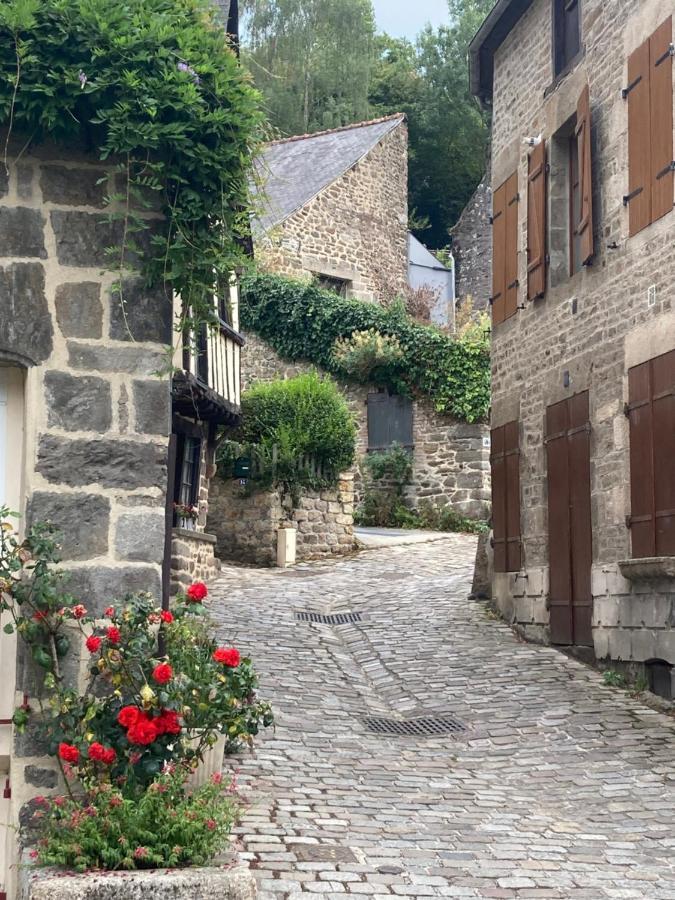 L'Aparthe Dinan - Vue Sur La Place Du Marche Екстер'єр фото